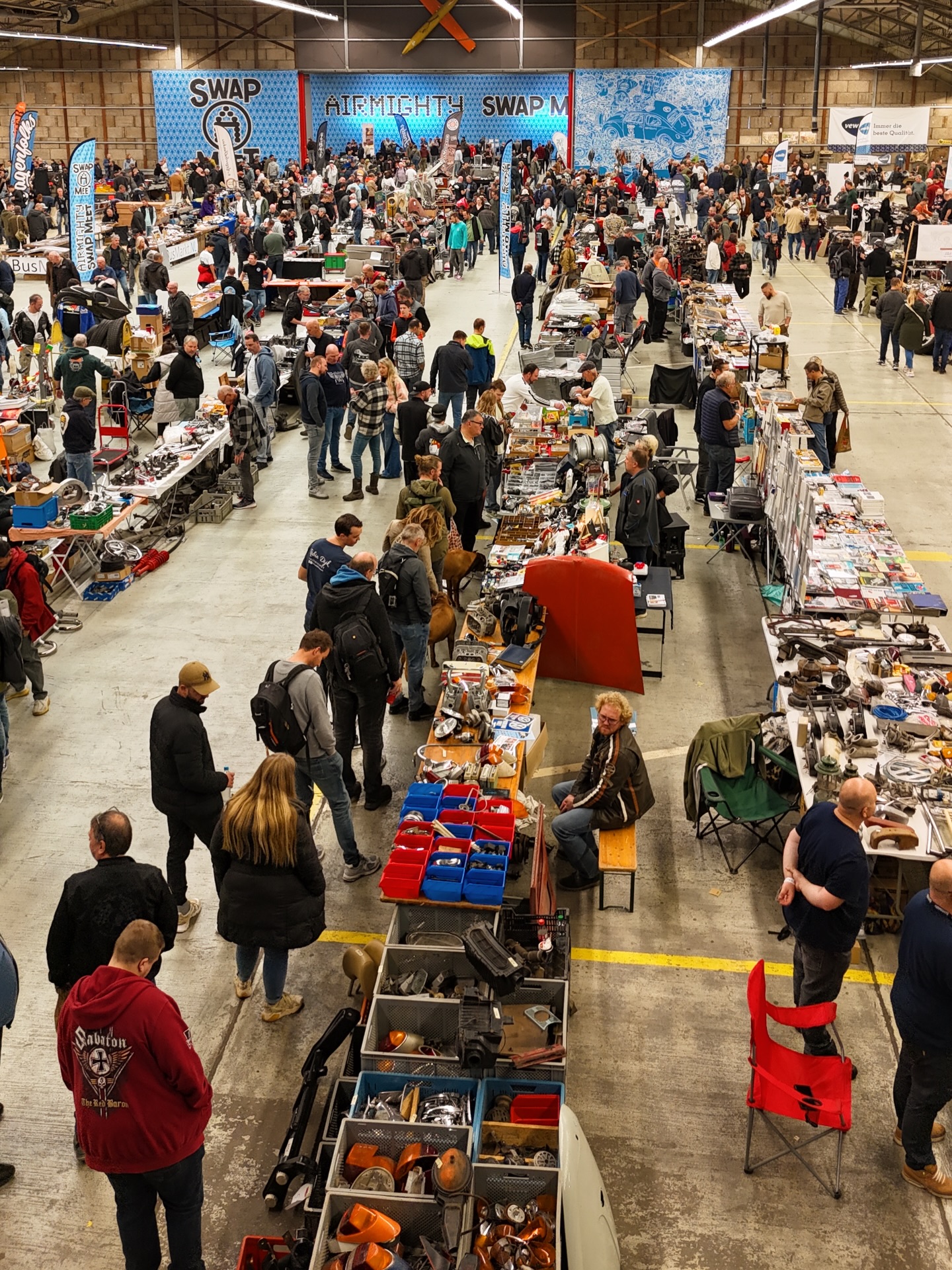 Throwback to the very first AirMighty Swap‑Meet! We’re already preparing the 2026 edition on 25 October — bigger, smoother, and packed with VW treasures.
Got parts to sell? Secure your spot at www.AirMighty.com/swapmeet and turn those spares into euros.
#airmighty #airmightyswapmeet #vwpartsmarket